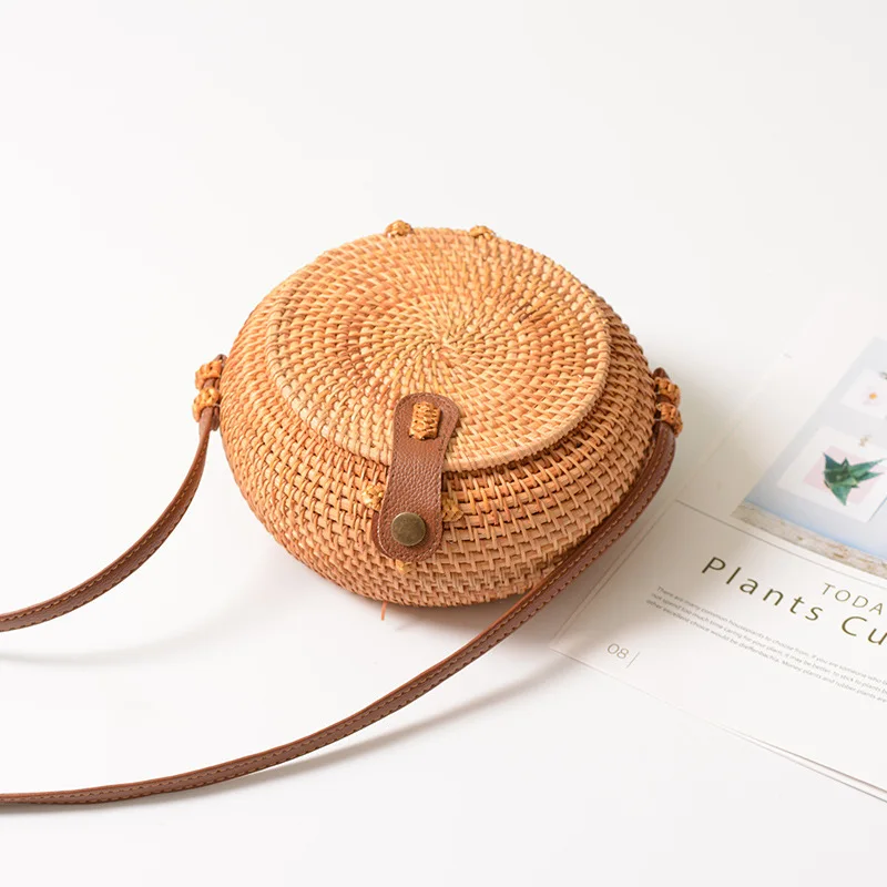 

2019 Summer New Straw Beach Messenger Bag Rattan Weave Bucket Crossbody Bag Small Cute Round Box Luxury Designer Shoulder Bag