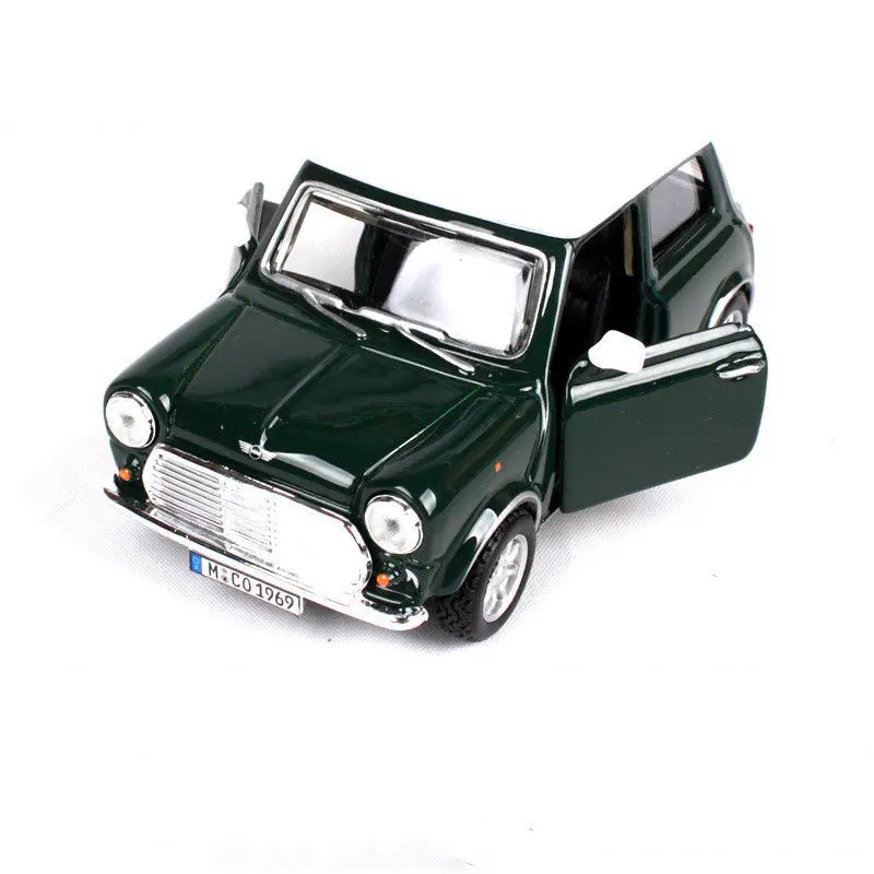 Коллекционная модель автомобиля 1:36 литой автомобиль сплав модели игрушечных автомобилей 1969 Мини Купер красный/зеленый для детей-поклонников коллекция подарок - Цвет: Green