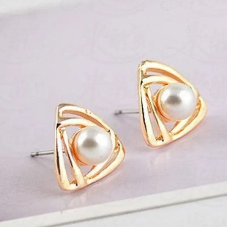 

2018 Aros Earing Star Brincos New Hot Selling Elegant Charming Tone Triangle Ear Stud Earrings Gift Well, Party Girl Lady Women