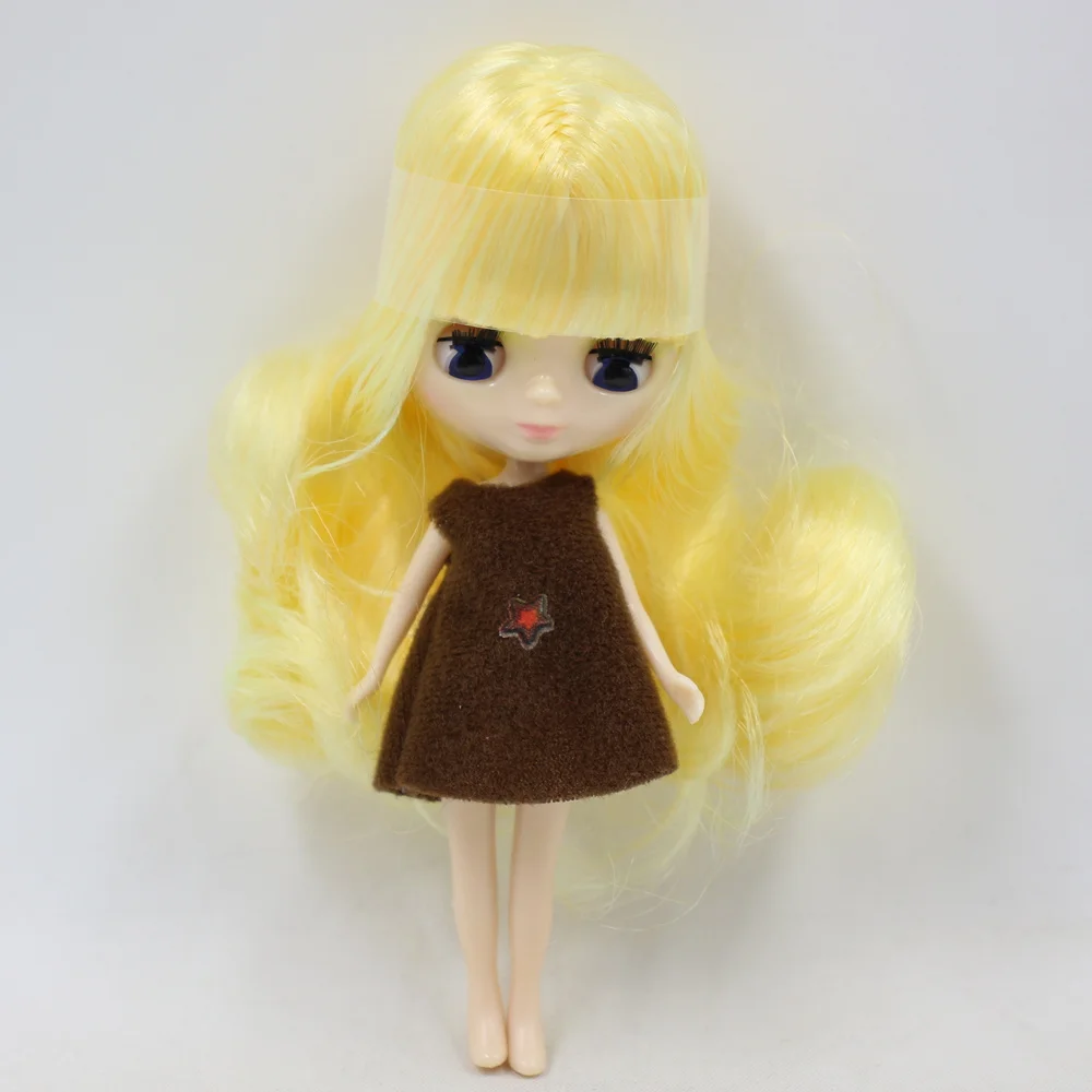 Petite Blythe ตุ๊กตาผมสีบลอนด์ ตาเปิด/ปิด และลำตัวงอได้ 1