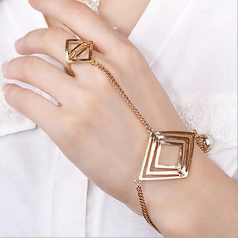 

Hot 1Pc Fashion Jewelry Simple Lady Gift Punk Golden Hollow Out Triangle Link Chain Bracelet Accessories For Women 3Color 2019