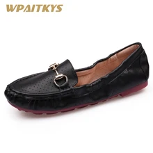 Новинка года; женские кожаные туфли с круглым носком; модные Нескользящие туфли на плоской подошве с металлическим украшением; цвет белый, черный; подарок на день рождения