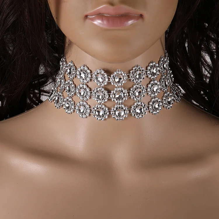 

European And American Fashion Style Necklace Simple Temperament Multi-layer Concave Crystal Short Necklace Ladies Gift Wholesale