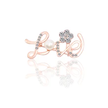 Fashion Flower Brooch For Women Fashion Pearl Rhinestone Gold Letter LOVE Brooch Badge Men And Women Charm Brooch Pin Jewelry Fashion Flower Brooch For Women Fashion Pearl Rhinestone Gold Letter LOVE Brooch Badge Men And Women Charm Brooch Pin Jewelry