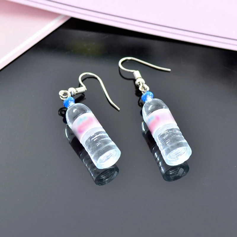 Яркие маленькие серьги-подвески в виде минеральной бутылки с водой серебристого цвета, висячие серьги для женщин
