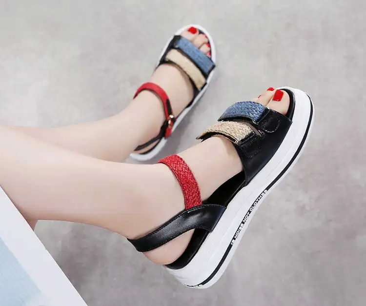 Women's PU Sandals 2019 Summer Flat Heels Sandals For Women Chunky Sandal Womens Platform Shoes Casual Summer Sandal