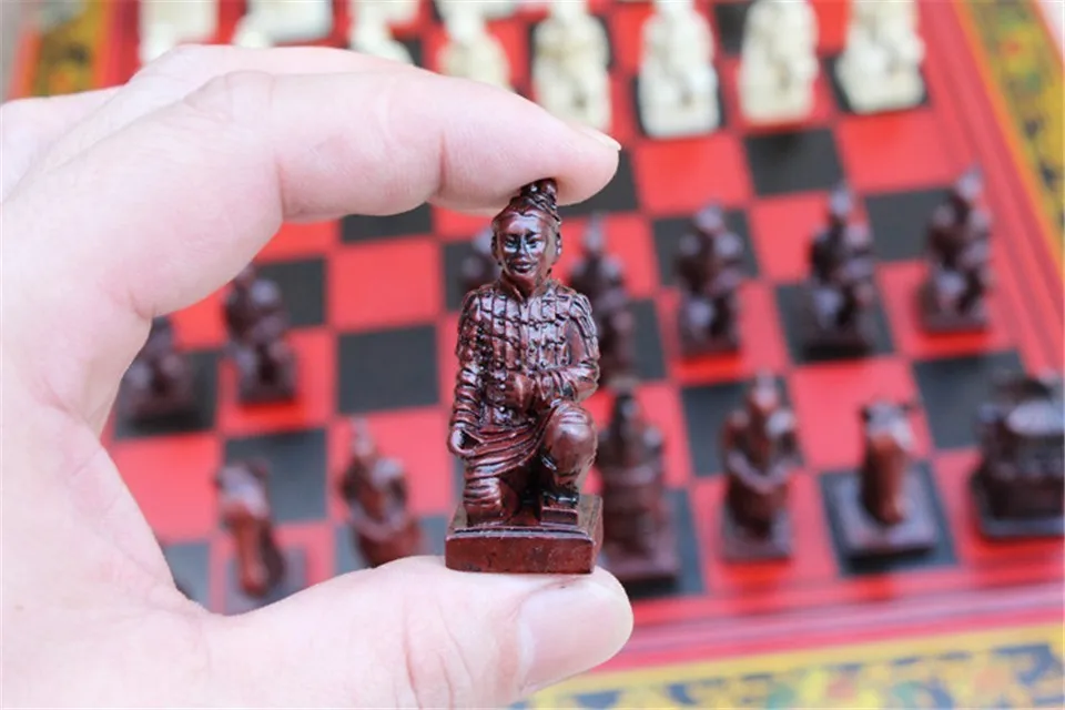 Hot Antique Chess Medium Desktop Stereo Chess Soldiers Resin Chess Pieces Wooden Board High Quality Gift Easytoday