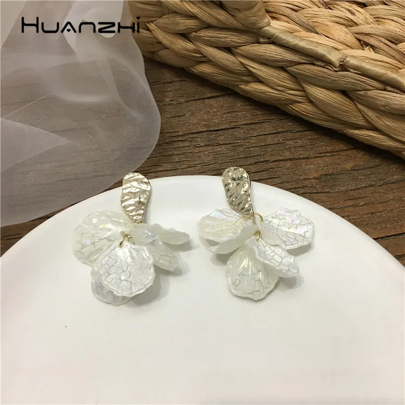 

HUANZHI 2019 Abstract Shell Irregular Streamer Texture Crack Long Drop Earrings for Women Girls Wedding Travel Gifts Jewelry