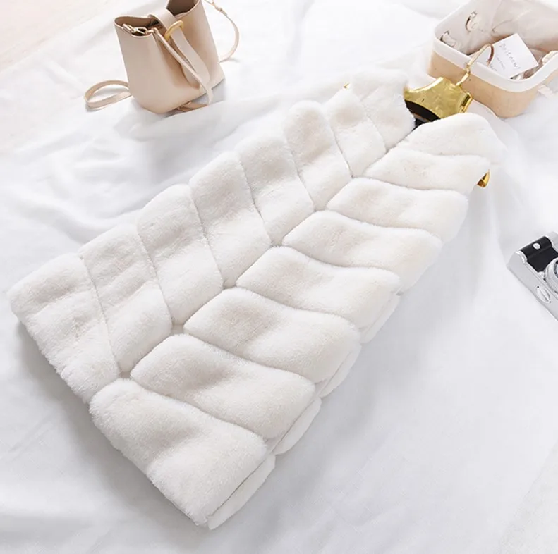 Lanxirui зима горячая новинка имитация кроличьего меха жилет сшивание корейский искусственный мех пальто Длинная секция размера плюс розовый серый Женская куртка - Цвет: White
