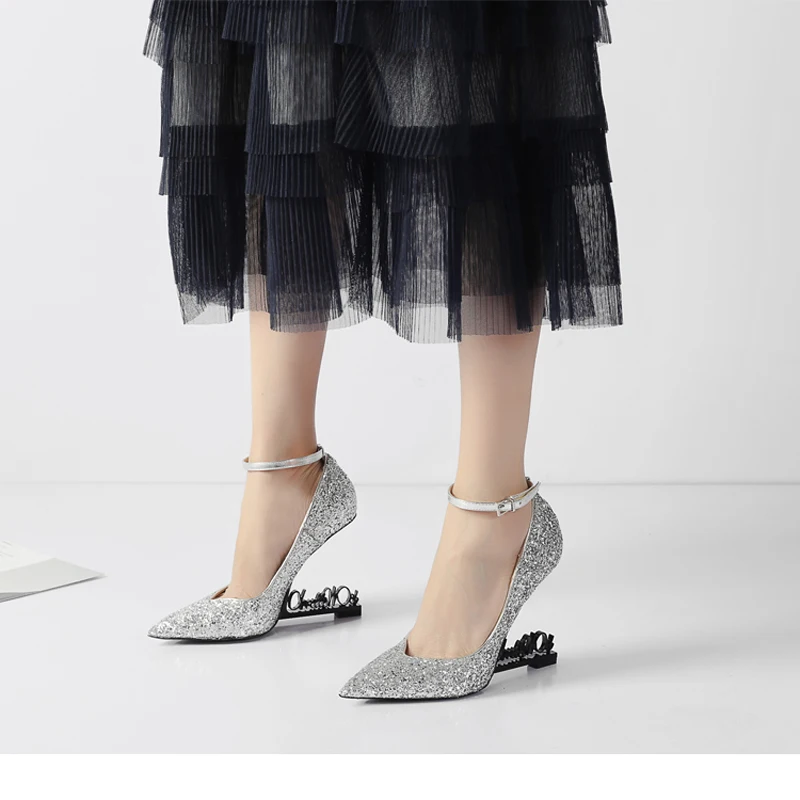 Robe Étrange Chaussures Pompes Black color Pointu À Bout Sequins Lettre Paillettes Sequins Silvery Femmes Blingbling De Patent black Leather Dames Partie Piste Haute Bride La Talons Cheville Mariage aqfg5x