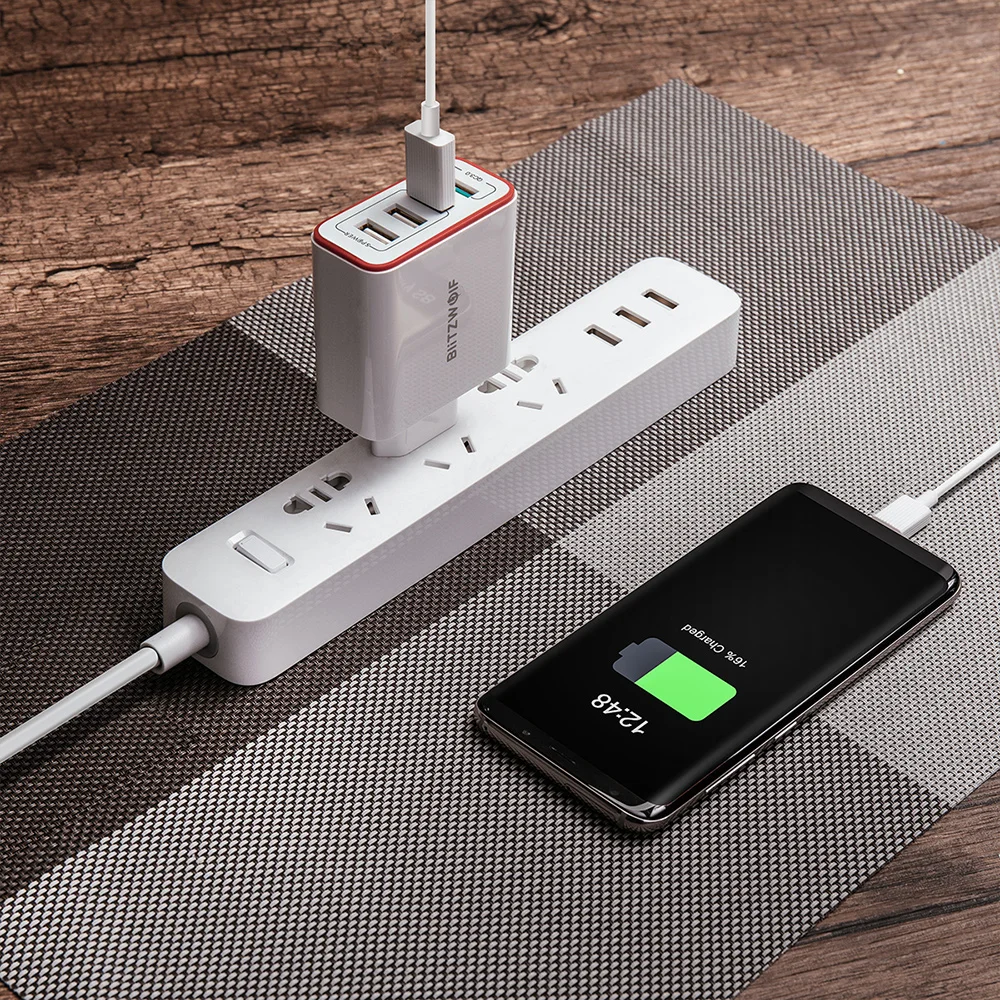 BlitzWolf 4 порта QC3.0 Быстрая зарядка EU Plug СВЕТОДИОДНЫЕ лампы высокой мощности 30 Вт 2.4A