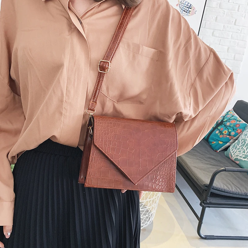 خمر جلدية نمط الحجر أكياس Crossbody للنساء 2019 جديد أزياء صغيرة رسول حقيبة كتف السيدات بسيطة حقائب