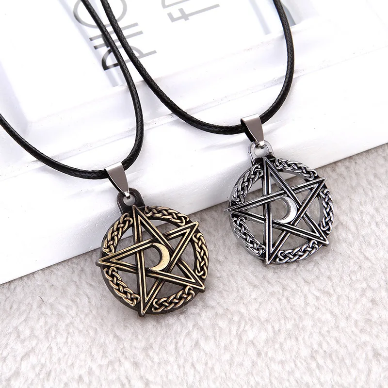 

Punk Star and Moon Necklace Metal Round Pentacle Crescent Pendant with 45 cm Rope Chains for Men Women Choker Vintage Jewelry