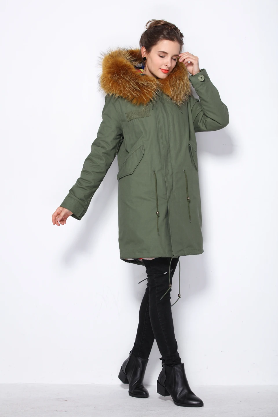 Furlove зимняя куртка, пальто Женщины Природный большой енота меховым воротником с капюшоном джинсовые женские парки верхняя одежда Съемная кролик подкладка