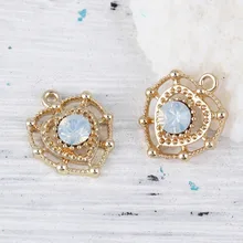 Doreen Box, цинковый сплав, винтажные подвески в Королевском Стиле, подвески в виде сердца, полые Стразы золотистого цвета для браслета, ожерелья, 10 шт