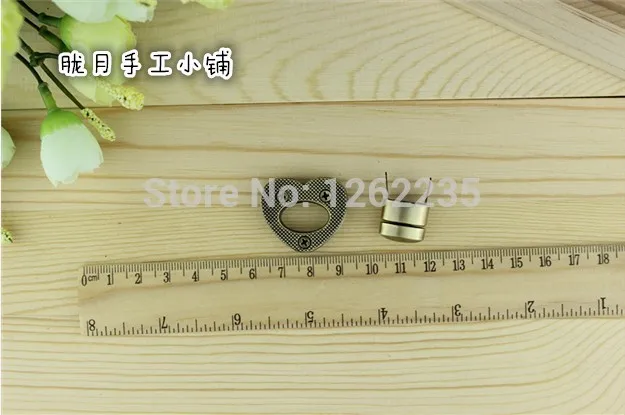 3*2,4 см DIY Ручная работа искусство буппи сумки аксессуары качество зеленый патина в форме сердца замок кожа твист замок