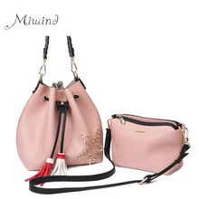 Mujeres Bolsas de Asas Del Bolso de Crossbody De Hombro de Cuero Del Mensajero de la Honda Conjunto Cubo Bolsa Fringe Borla Del Remache de Las Señoras Negro 2017 Bolsas
