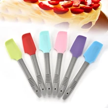BEEMSK 1 шт цветной инструмент для выпечки Маленький силиконовый скребок высокотемпературный нож для торта лопатка для коровьего масла разные цвета