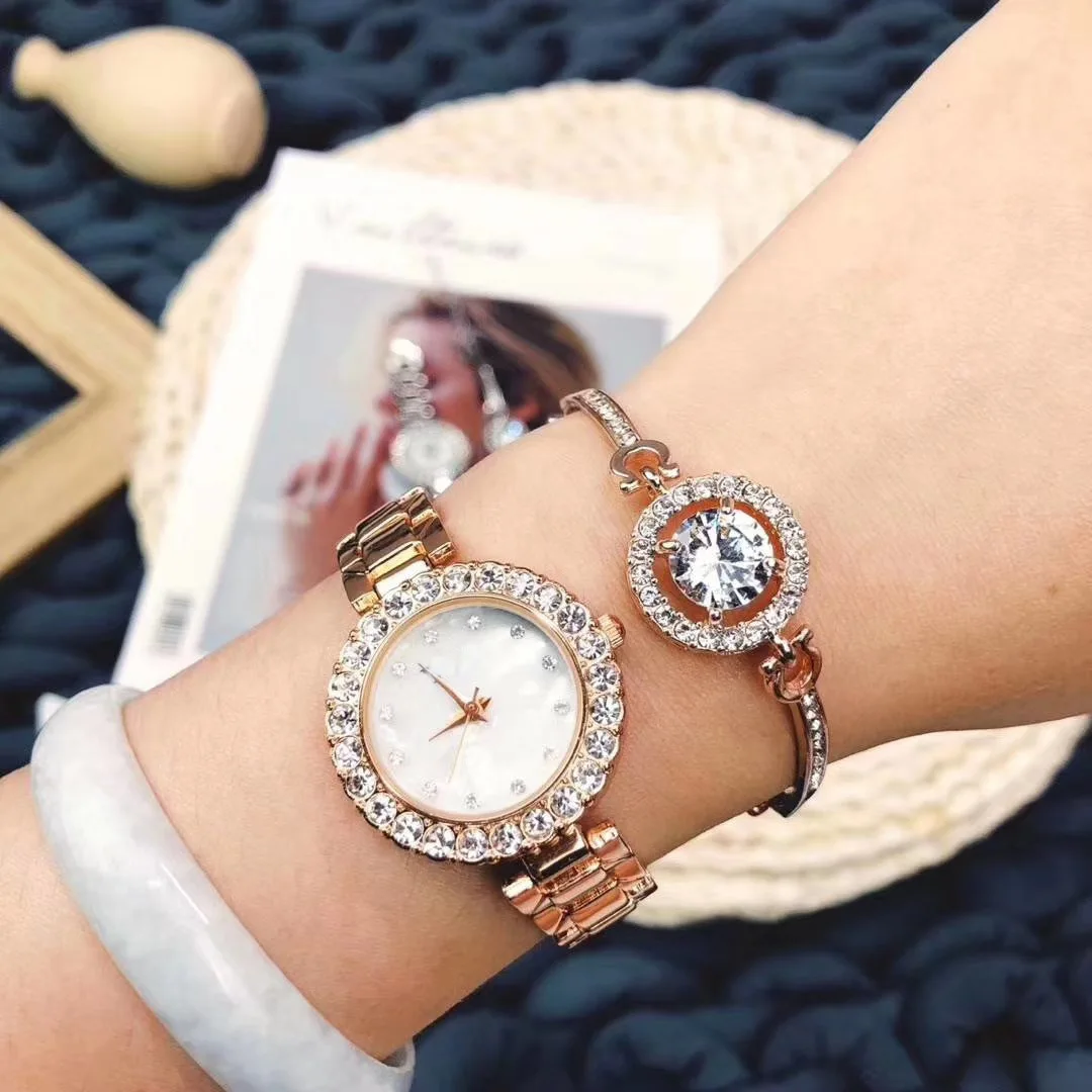 

Ladies fashion temperamen precise bracelet watch two sets wristwatch insert diamond small dial steel band quartz watch