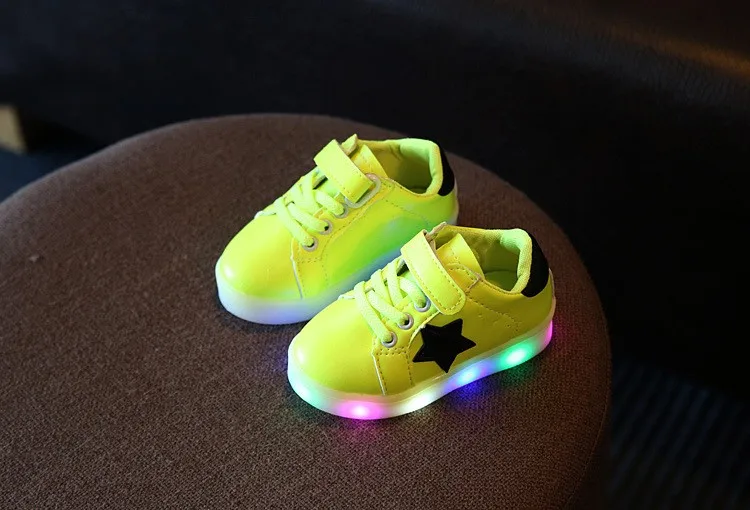 J Ghee New Kids Glowing Shoes For Girls Boys Luminous Shoes LED Light Up Sneakers tenis led infantil Soft Fashion 13.5-18CM