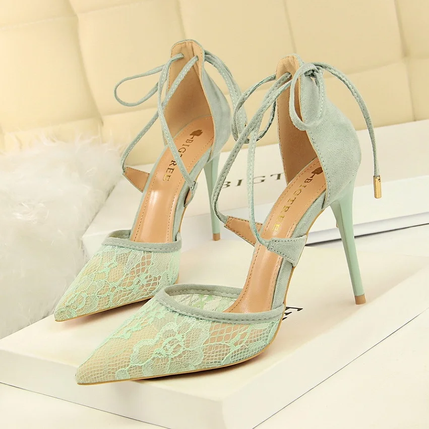 Новые летние пикантные туфли-лодочки на высоком каблуке; женские модные элегантные вечерние туфли с острым носком и кружевом; дизайнерские босоножки с перекрестной шнуровкой - Цвет: green 10cm