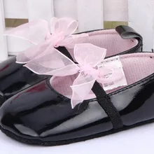 Детская черная кожаная мягкая подошва с бантом для маленьких принцесс; обувь для выступлений; сезон весна-осень