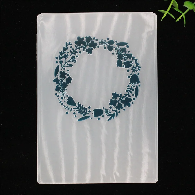 

KSCRAFT Garland plastic embossed folder DIY scrap paper craft / card making decorative supplies