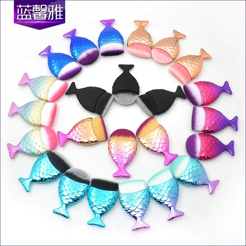 

Explosion models 3 multi-color single small fish shape foundation brush Mermaid tail makeup brush loose powder makeup tool