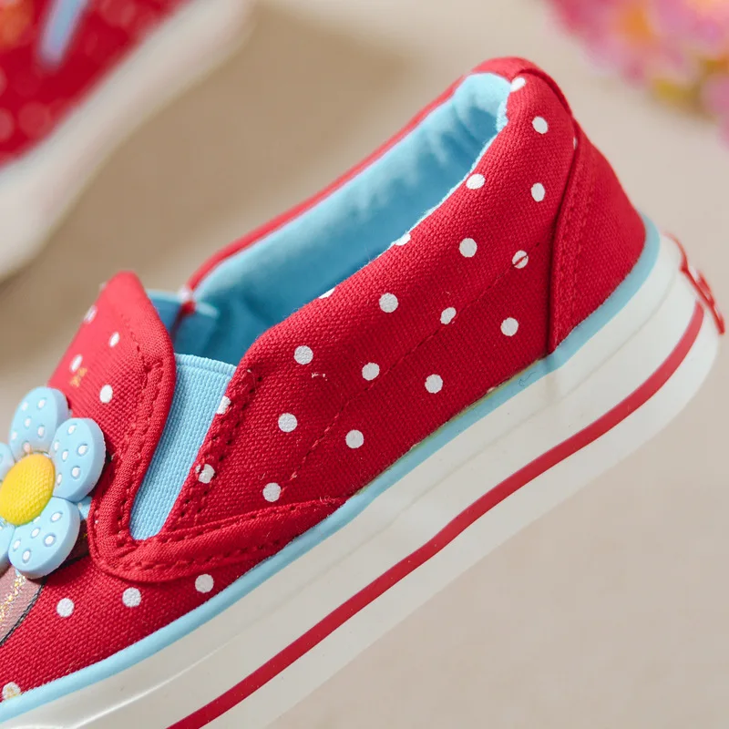 الأطفال أحذية الفتيات الأحذية القماشية 2017 الخريف الكرتون البولكا نقطة أزياء الأميرة مريح الانزلاق على عارضة أحذية أطفال رياضة