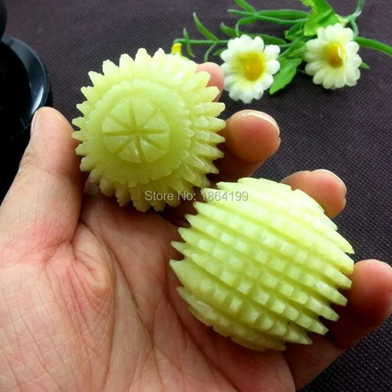 

2pcs/set Handmade 4cm Round Green Natural Jade Massage Balls Healthy Care