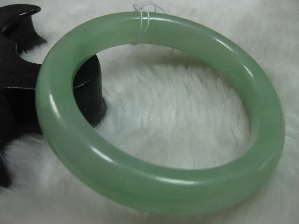 

2348 NATURE BEAUTIFUL GREEN JADE JADEITE BRACELET BANGLE