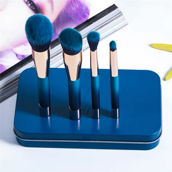 

Korean Fashion 4pcs Mini Magnetic Brush Set Portable Powder Blush Foundation Makeup Brush Kit with Metal Case Blue