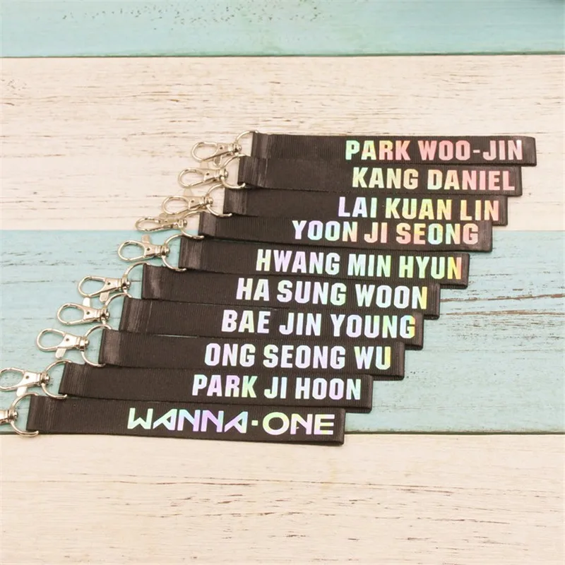 

Youpop Kpop WANNA ONE Album Key Ring 11 People Double Sided Discoloration Name K-pop Key Chain Pendant Keyring Laser Keychain