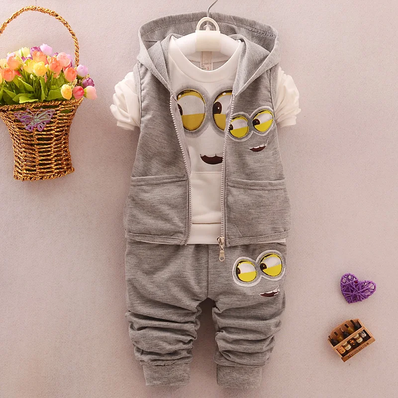 

New 2016 Autumn Girls Boys baby clothing set Minion Suits Infant Clothes Set children Vest+T Shirt+Pants 3 Pcs Sets baby Suits