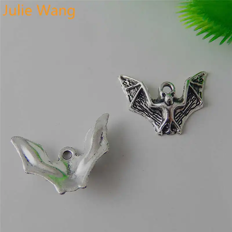 

Julie Wang 20PCS Alloy Plated Bats Animal Antique Silver charms Jewelry Making Pendant Findings Charm Accessory