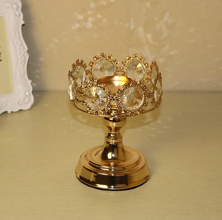 

European Style Candle Holder Gold Single Head Iron 3D Geometric Candlestick Romantic Table Decor Creative Home Wedding Decor
