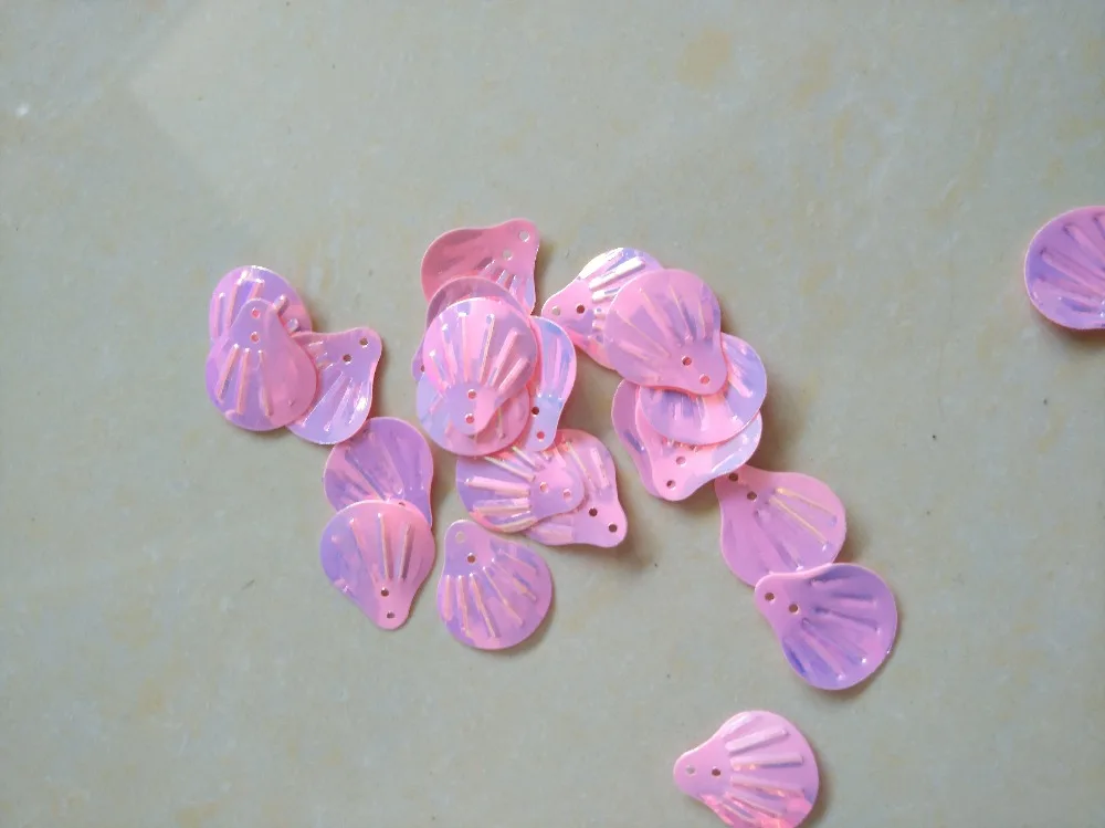 

50g 20mm Iridescent Shell Sequins, star light pink