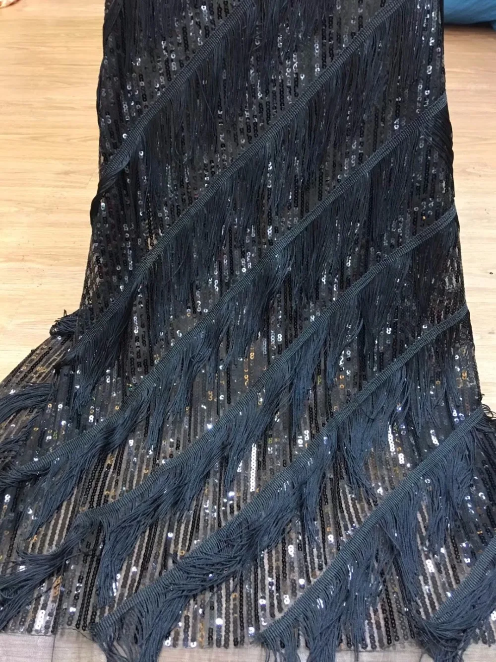 

2018 High Quality Nigerian Lace Fabrics with sequin tassel African French sequin Lace Fabric Embroidered Tulle Mesh Lace Fabric