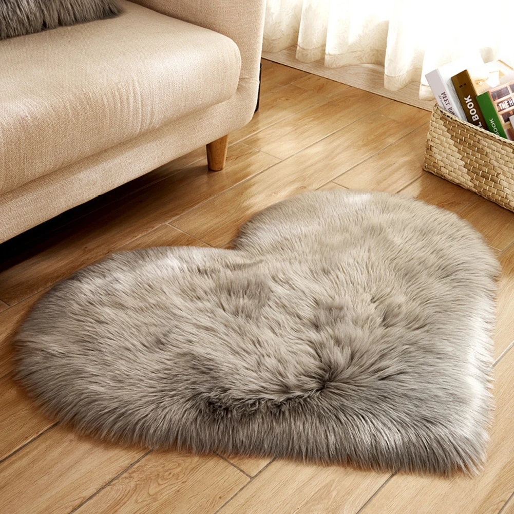 

Plush Blanket Imitation Wool Heart Shape Rugs Non Slip Fluffy Living Room Mat Home Decoration Soft Bedroom