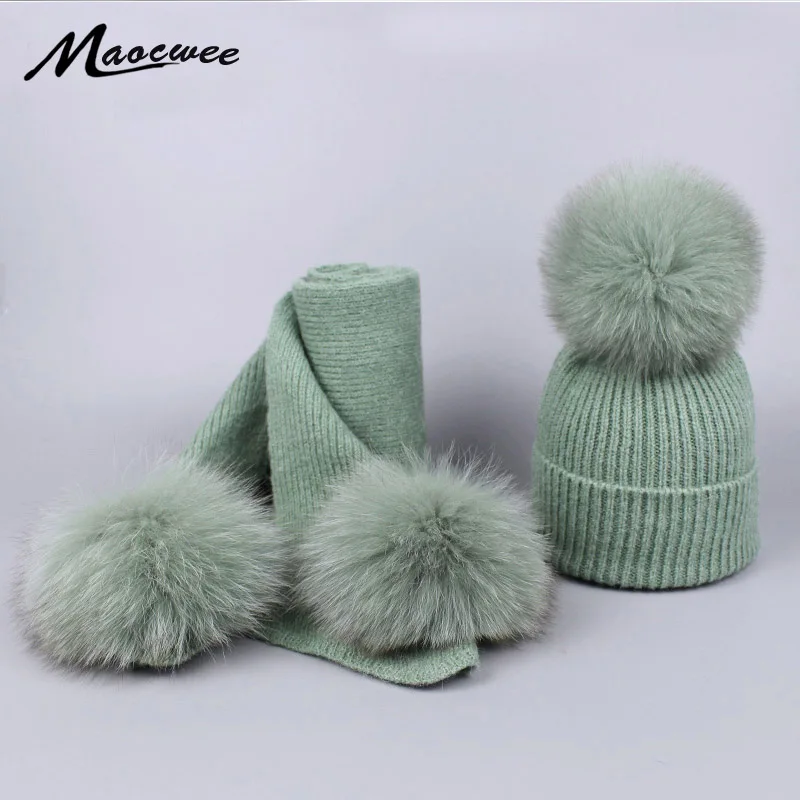 الشتاء المرأة الثعلب كرة فرو قبعة كاب و طقم أربطة عنق صوف محبوك مضحك Skullies بينيس التزلج الدافئة قناع السنة الجديدة أفضل قبعة العظام