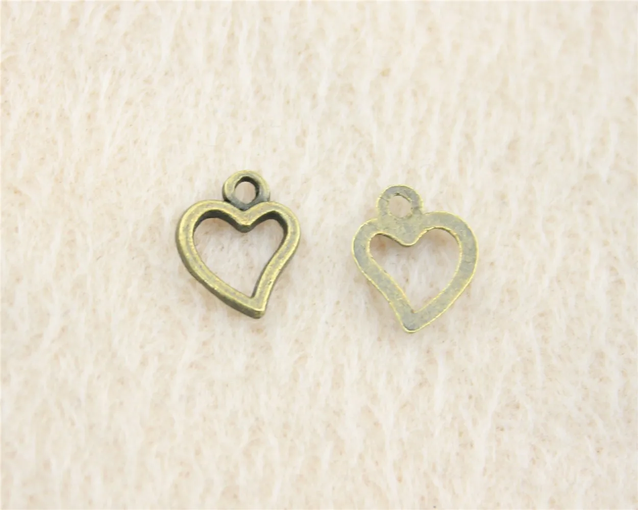 

500pcs/lot 10*8mm ancient bronze Tiny Heart charm Pendants DIY jewelry for bracelet necklace earring