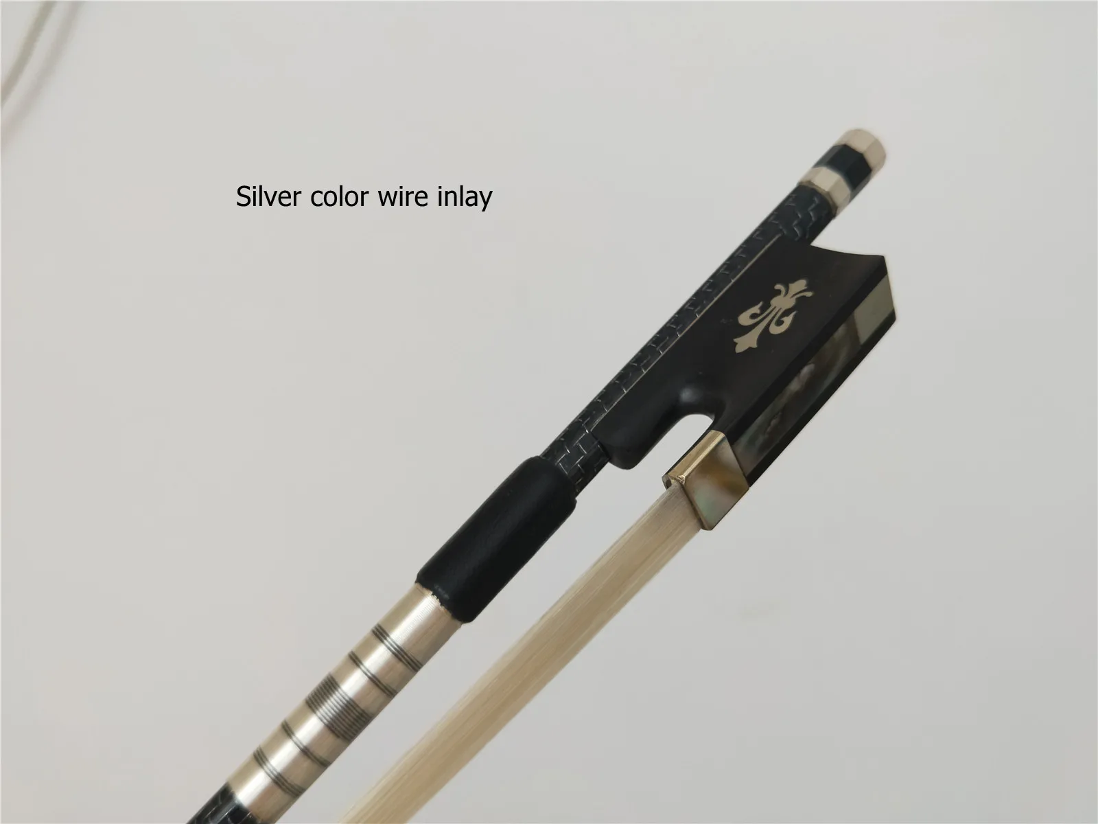 1 шт. скрипка из углеродного волокна 4/4 Ebony Лягушка разных цветов белый бант для волос - Цвет: O