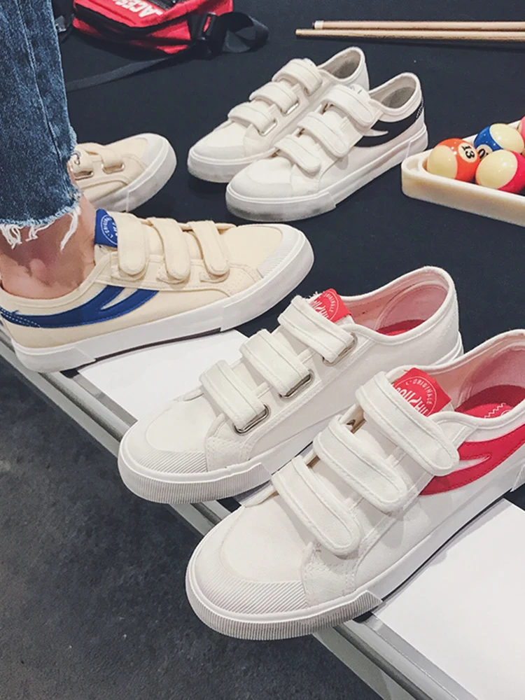 

Aberdeen Literary Male Summer Retro White Shoes Student Board Shoes Sports Shoes