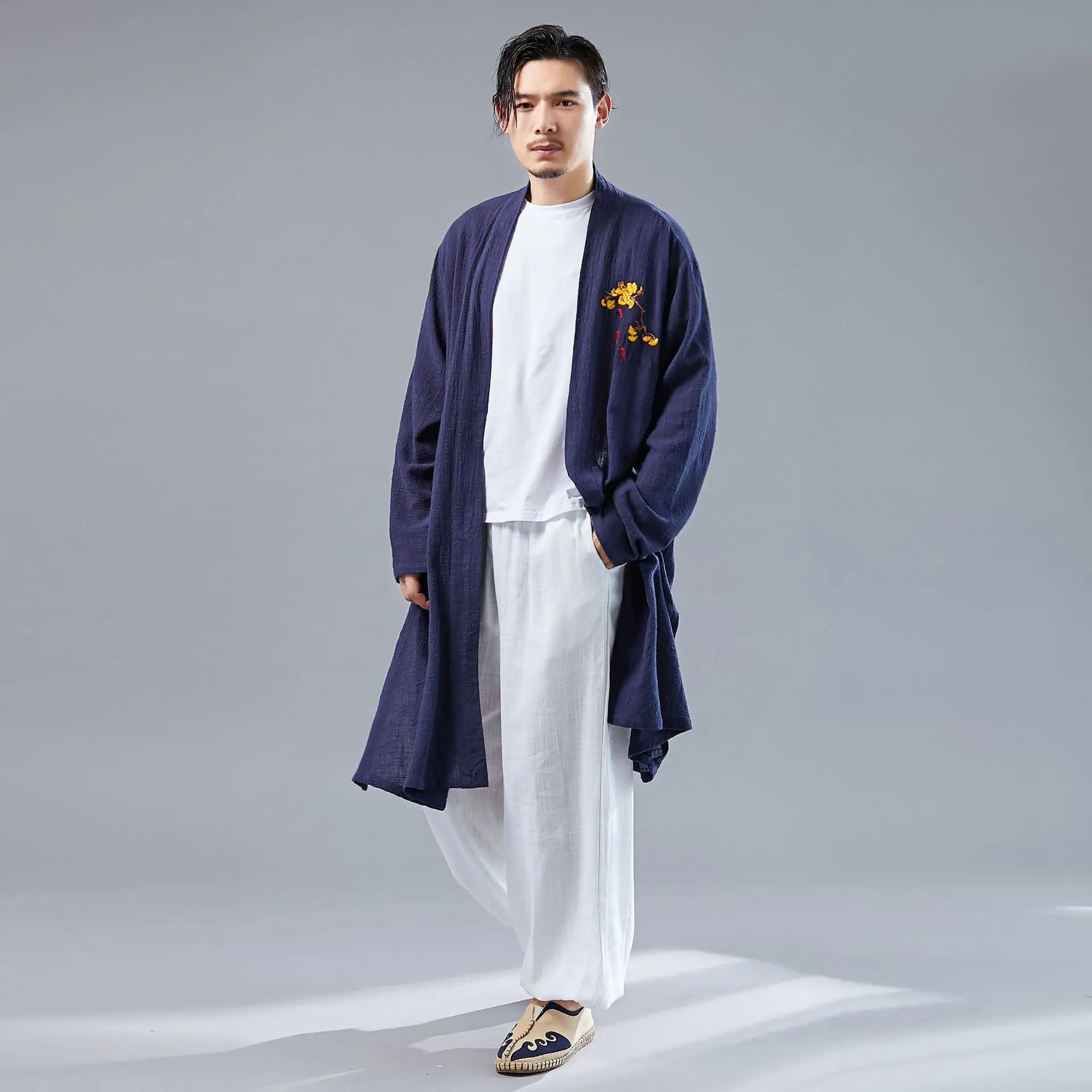 

2019 Summer New long gown Retro Chinese style Thin Cotton and linen coat cardigan leisure Loose Muslim clothing for men D836