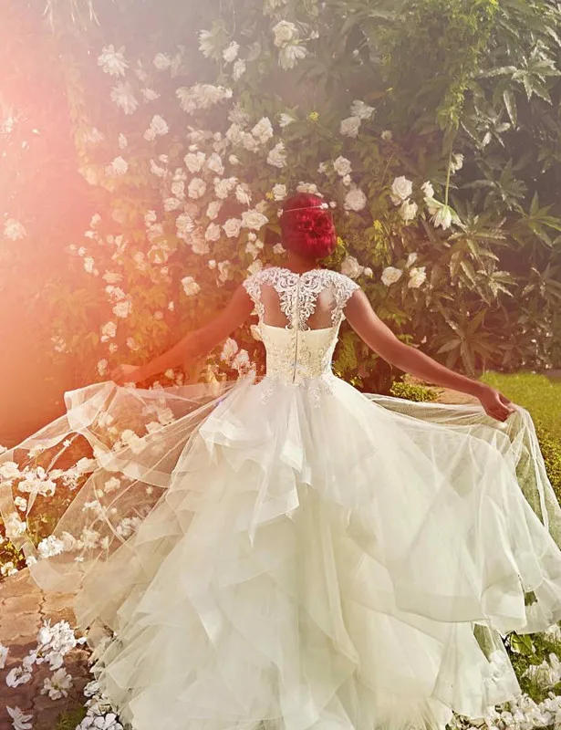 african-ball-gown-wedding-dresses-sheer-neck-cap-sleeves-appliques-ruffled-tulle-black-bride-wedding-gowns-nigeria-bridal-dresses (2)_