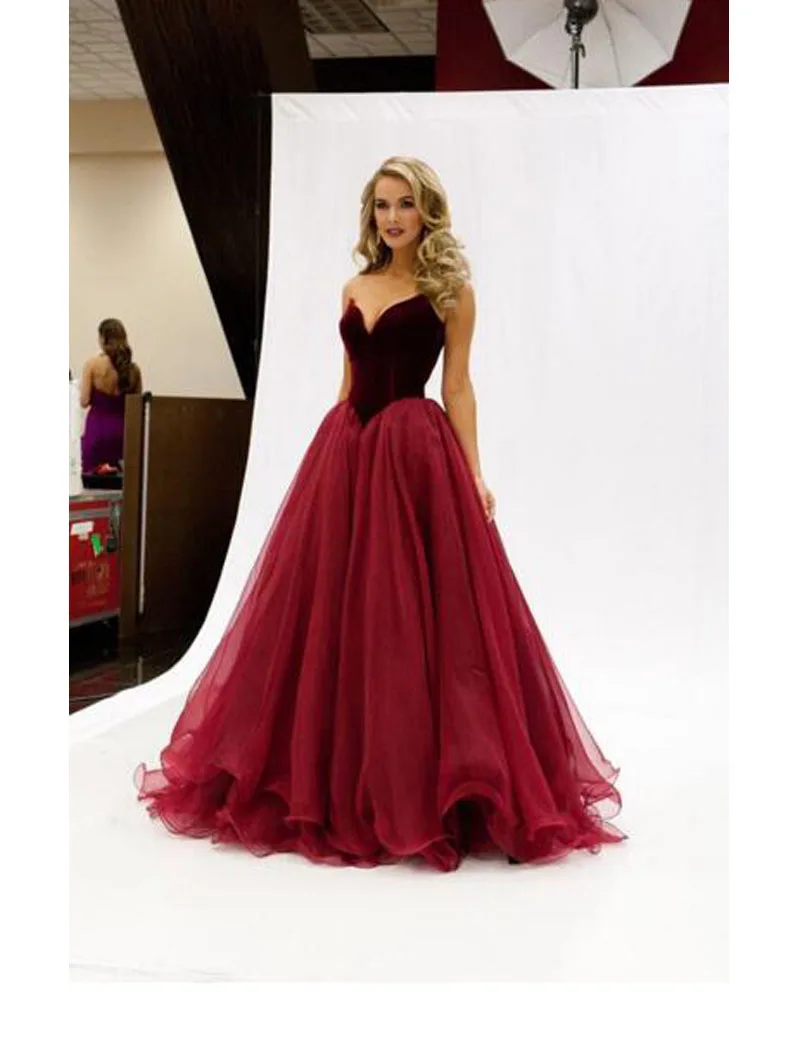 Prom Dresses For Girls With Small Boobs 