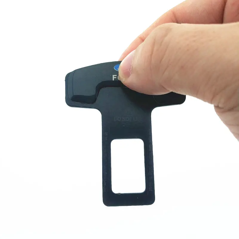 

2pcs/lot quality zinc alloy car seat belt clip safety belt plug for Ford mustang Focus 2 3 ST RS Fiesta car styling Accessories