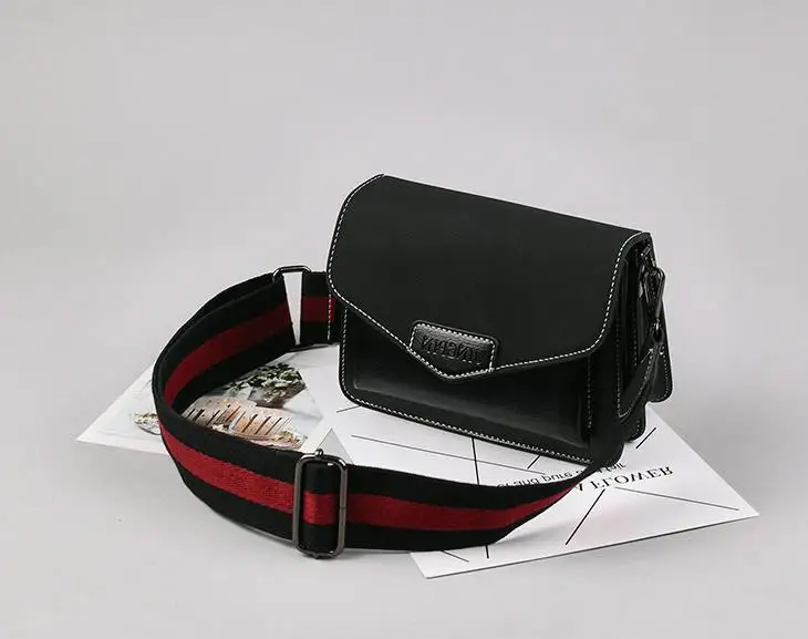 

The new small ck limited French small female bag net red bag slung texture simple