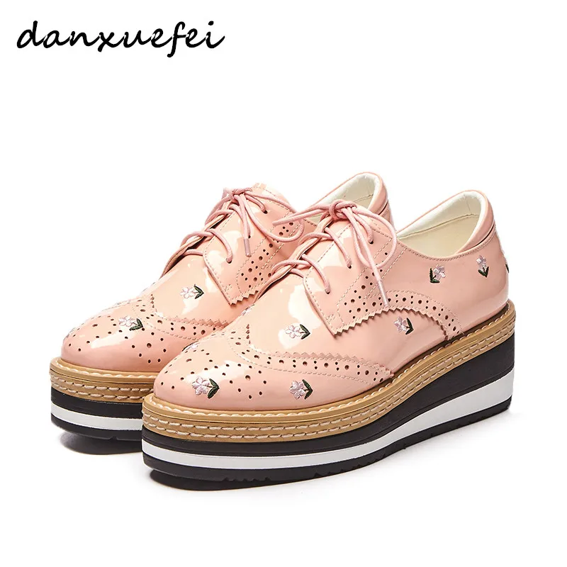 

Women's patent leather platform flats Embroidery flowers oxfords brand design lace-up leisure comfort espadrilles brogues shoes