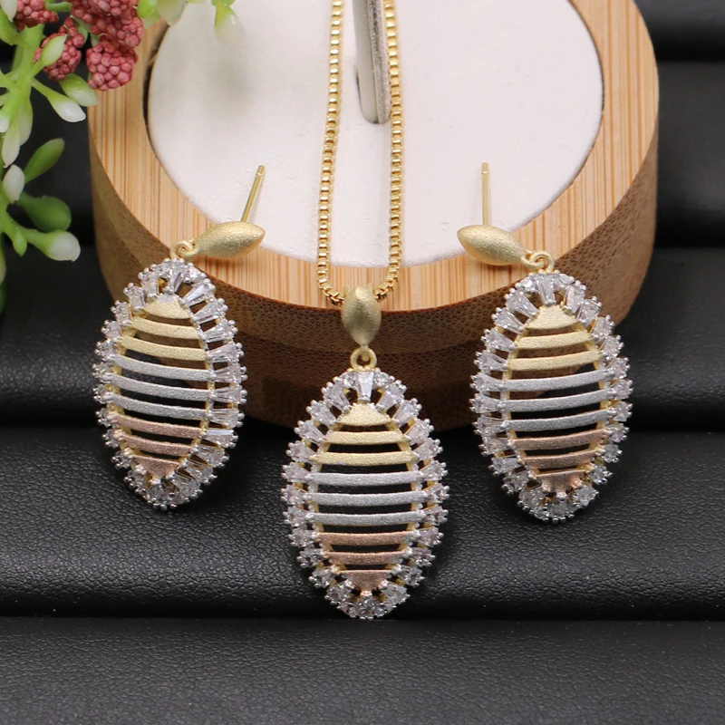 

Lanyika Jewelry Set Delicate Simple Oval Shape Zircon Inlay Sandblasting Plated Necklace with Earrings for Wedding Best Gifts